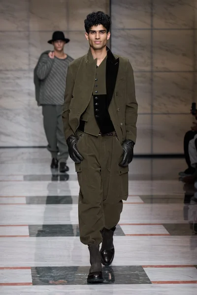 Look 27